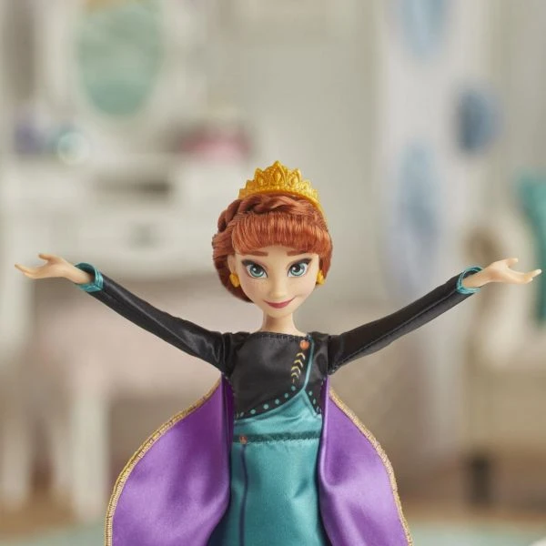 HASBRO E8881 - Disney Frozen 2 - Traummelodie Anna, Singende Puppe – Bild 3