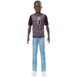 MATTEL GDV13 - Barbie - Ken Fashionistas Puppe Im Trikot