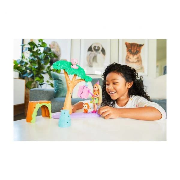 MATTEL GTM84 - Barbie - Dschungelabenteuer Chelsea Puppe The Lost Birthday Pinataspaß – Bild 3